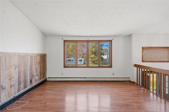 80 Oakside Street, Warwick, RI 02889
