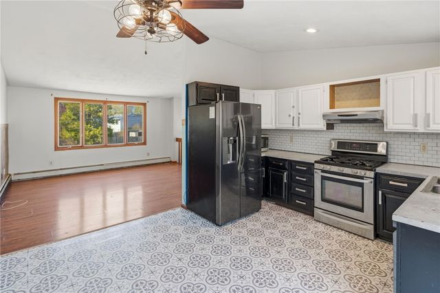 80 Oakside Street, Warwick, RI 02889