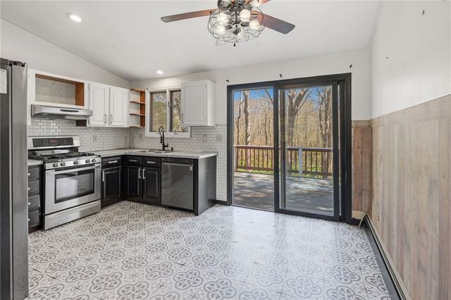 80 Oakside Street, Warwick, RI 02889