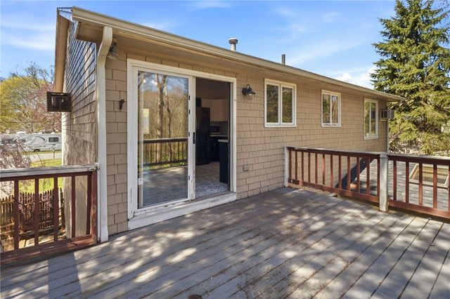 80 Oakside Street, Warwick, RI 02889