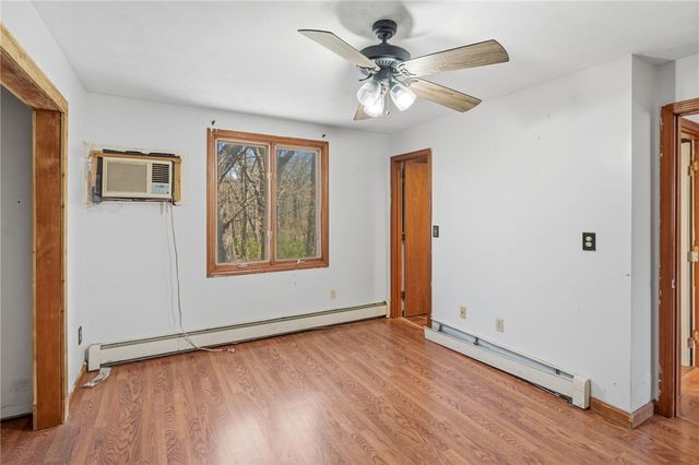80 Oakside Street, Warwick, RI 02889