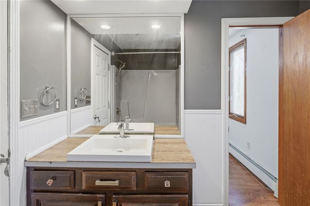 80 Oakside Street, Warwick, RI 02889