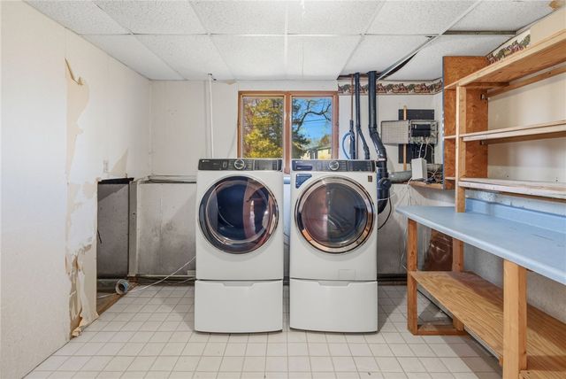 80 Oakside Street, Warwick, RI 02889