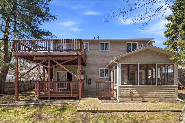 80 Oakside Street, Warwick, RI 02889