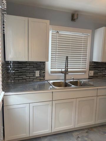 19404 Andover Street, Highland Park, MI 48203