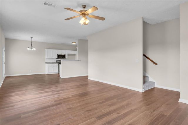 632 Fleming Farms Dr, Murfreesboro, TN 37128