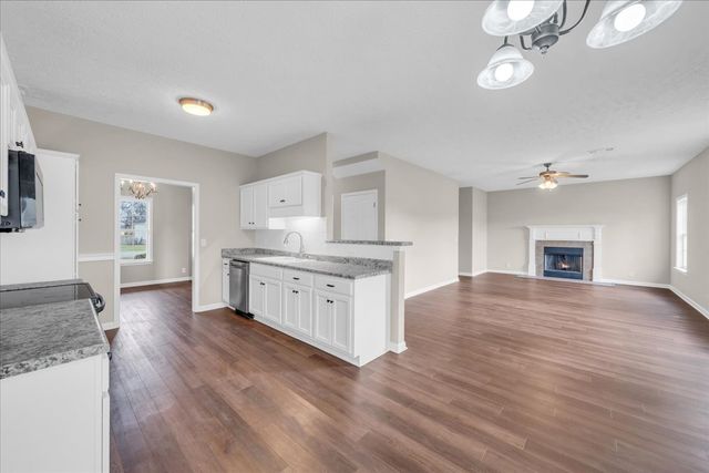 632 Fleming Farms Dr, Murfreesboro, TN 37128