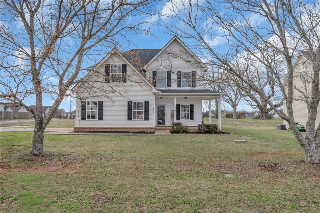 632 Fleming Farms Dr, Murfreesboro, TN 37128