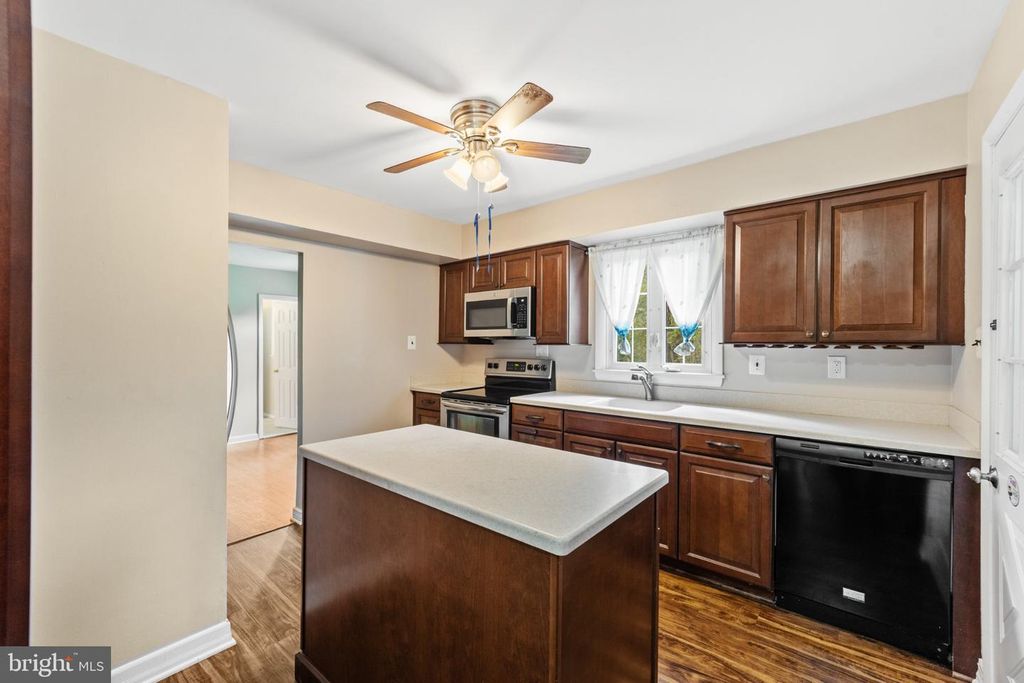 546 MCCARTY DR, Doylestown, PA 18901 — photo 4