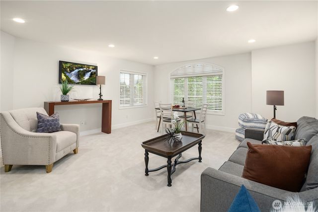 2446 279th Drive SE, Sammamish, WA 98075