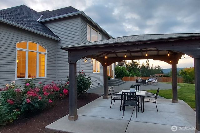 2446 279th Drive SE, Sammamish, WA 98075