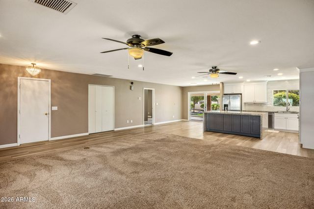 2035 W WALTANN Lane, Phoenix, AZ 85023