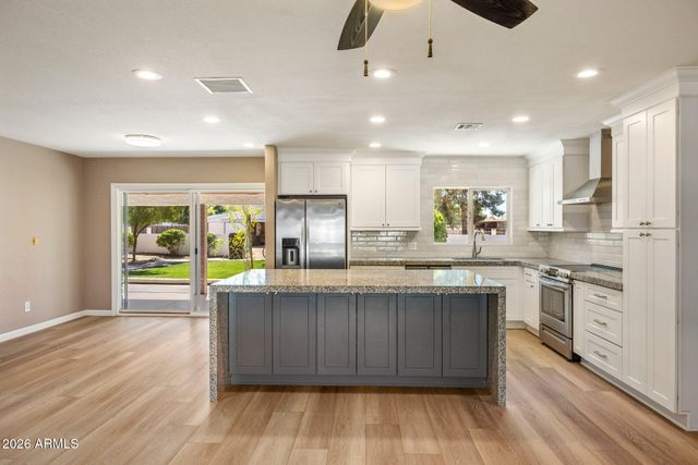 2035 W WALTANN Lane, Phoenix, AZ 85023