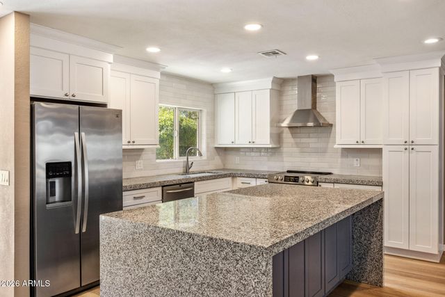 2035 W WALTANN Lane, Phoenix, AZ 85023