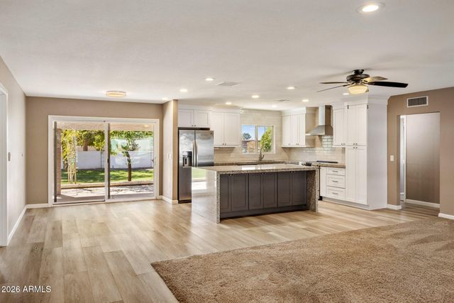 2035 W WALTANN Lane, Phoenix, AZ 85023