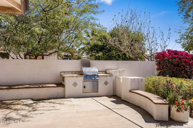2035 W WALTANN Lane, Phoenix, AZ 85023
