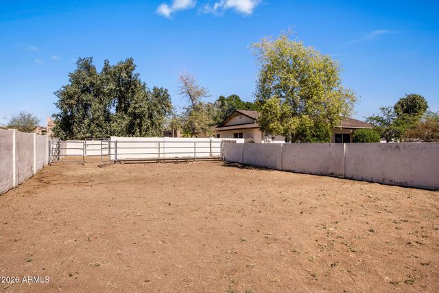 2035 W WALTANN Lane, Phoenix, AZ 85023