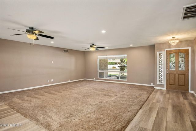 2035 W WALTANN Lane, Phoenix, AZ 85023