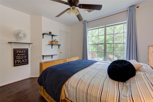 6803 Manor Hollow Lane, Katy, TX 77450