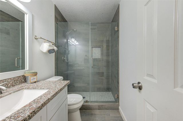 6803 Manor Hollow Lane, Katy, TX 77450