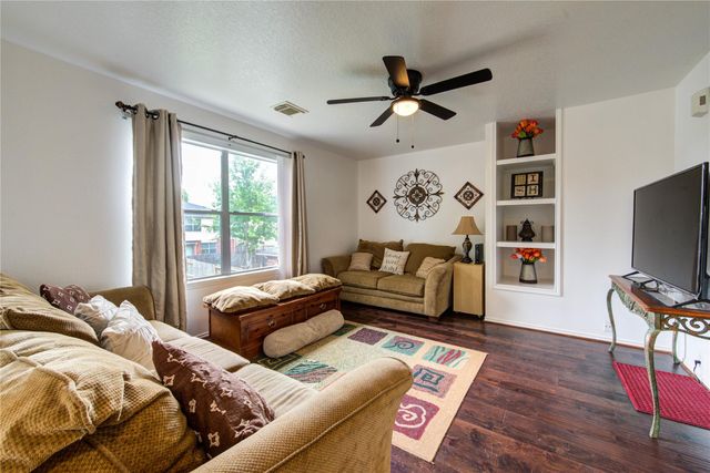 6803 Manor Hollow Lane, Katy, TX 77450