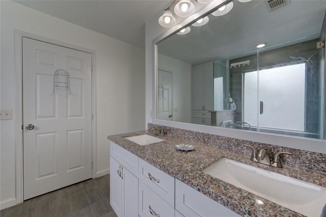 6803 Manor Hollow Lane, Katy, TX 77450