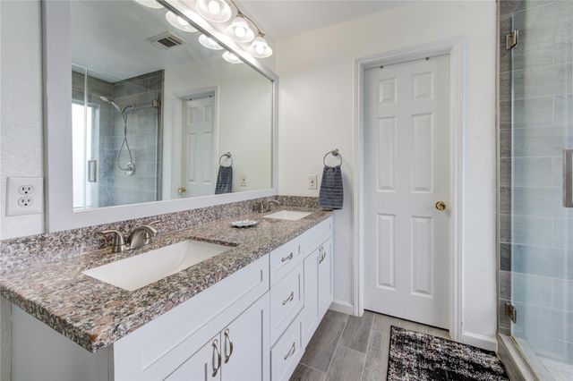 6803 Manor Hollow Lane, Katy, TX 77450