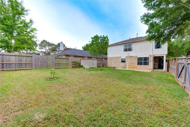 6803 Manor Hollow Lane, Katy, TX 77450