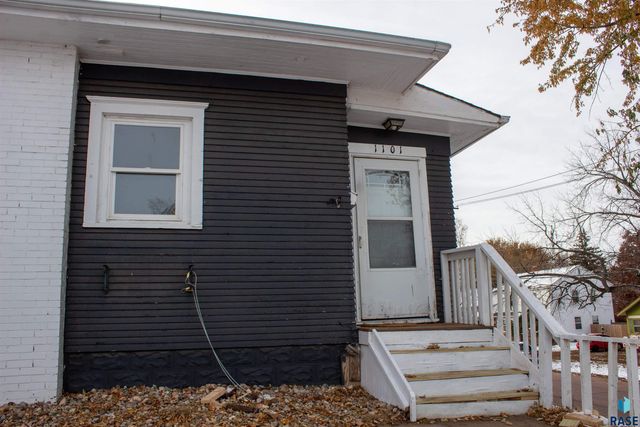 1101 S 6th Ave Avenue, Sioux Falls, SD 57104