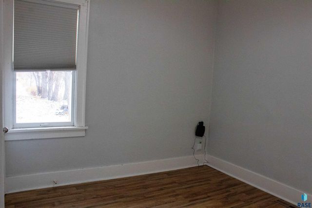 1101 S 6th Ave Avenue, Sioux Falls, SD 57104