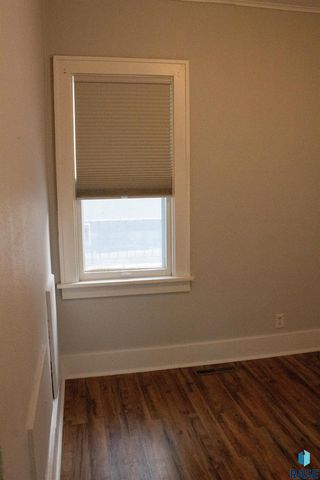 1101 S 6th Ave Avenue, Sioux Falls, SD 57104