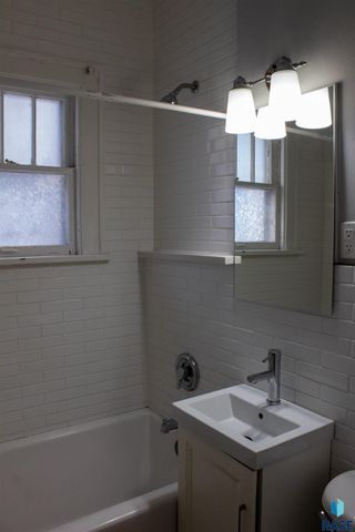 1101 S 6th Ave Avenue, Sioux Falls, SD 57104