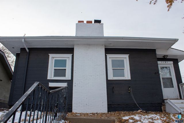 1101 S 6th Ave Avenue, Sioux Falls, SD 57104