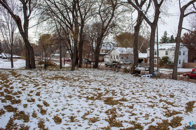 1101 S 6th Ave Avenue, Sioux Falls, SD 57104