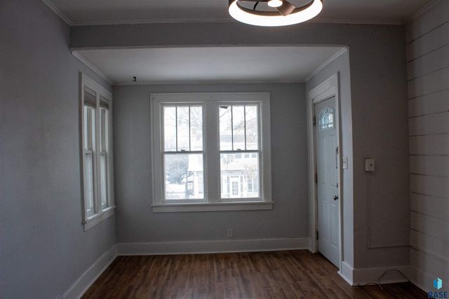 1101 S 6th Ave Avenue, Sioux Falls, SD 57104