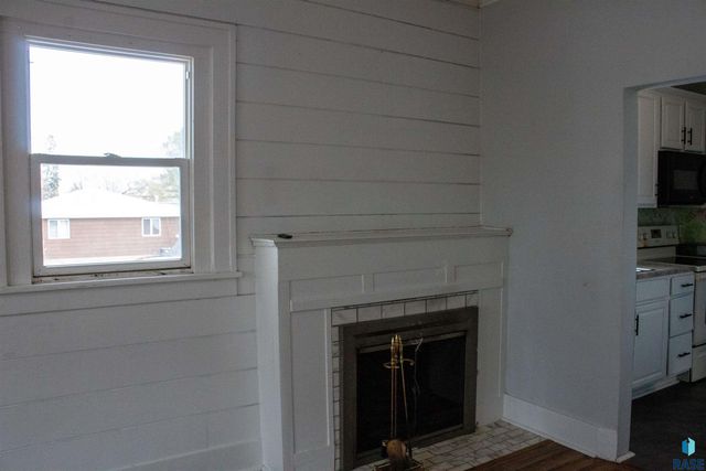 1101 S 6th Ave Avenue, Sioux Falls, SD 57104