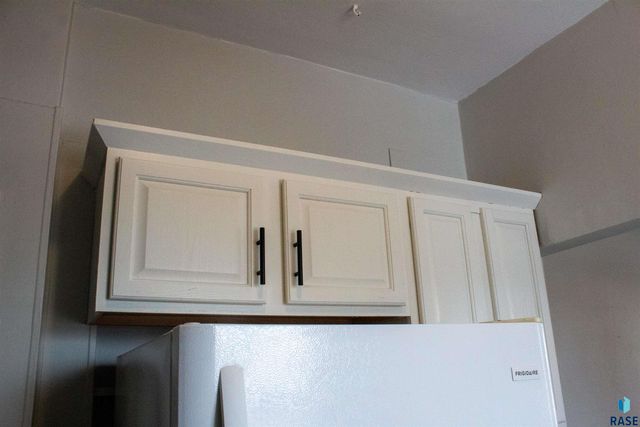 1101 S 6th Ave Avenue, Sioux Falls, SD 57104