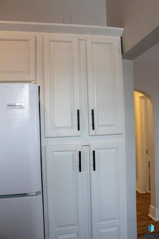 1101 S 6th Ave Avenue, Sioux Falls, SD 57104