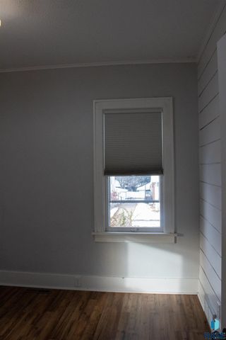 1101 S 6th Ave Avenue, Sioux Falls, SD 57104