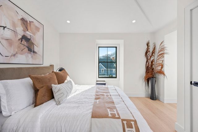 20 Whitney 7, Quincy, MA 02169