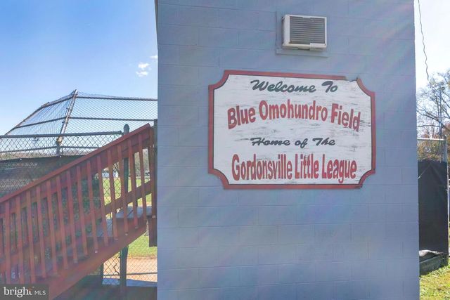 318 UNION AVE, Gordonsville, VA 22942