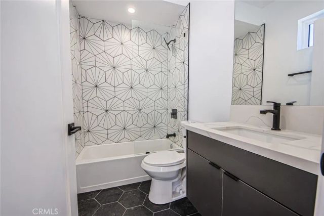 2851 Victoria Avenue 2, Los Angeles, CA 90016