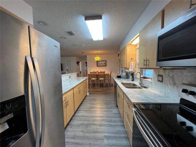 407 POINSETTIA AVENUE, Fruitland Park, FL 34731