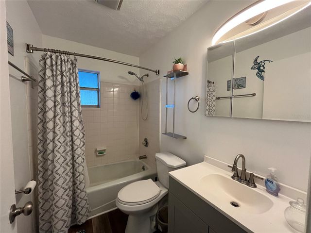 407 POINSETTIA AVENUE, Fruitland Park, FL 34731