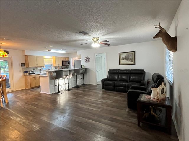 407 POINSETTIA AVENUE, Fruitland Park, FL 34731