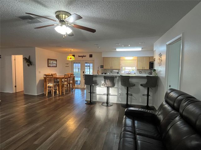 407 POINSETTIA AVENUE, Fruitland Park, FL 34731