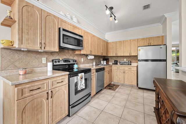 6757 Via Regina, Boca Raton, FL 33433