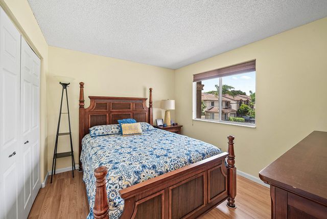 6757 Via Regina, Boca Raton, FL 33433