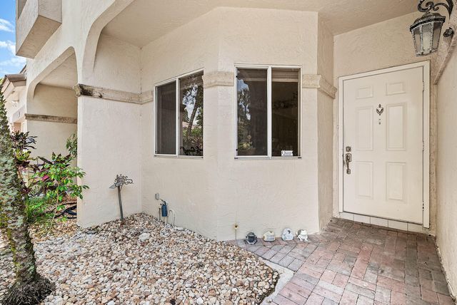 6757 Via Regina, Boca Raton, FL 33433