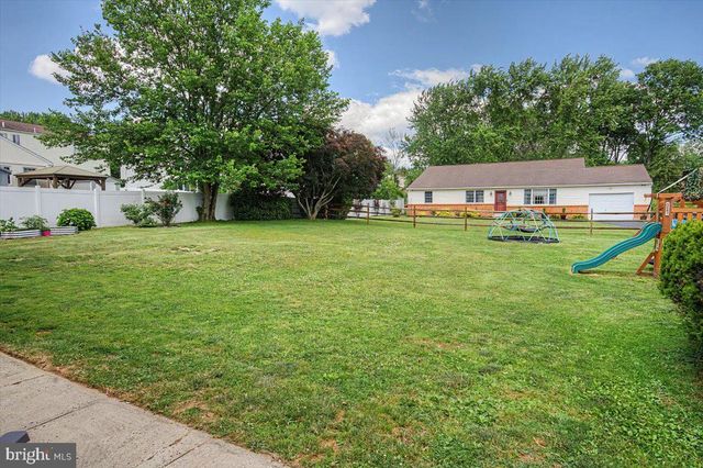 2703 GRUBB RD, Wilmington, DE 19810